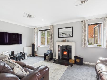 3 bedroom Detached house for sale in Broadhurst Grove, Lychpit, Basingstoke, RG24