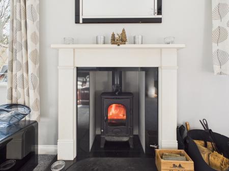 3 bedroom Detached house for sale in Broadhurst Grove, Lychpit, Basingstoke, RG24