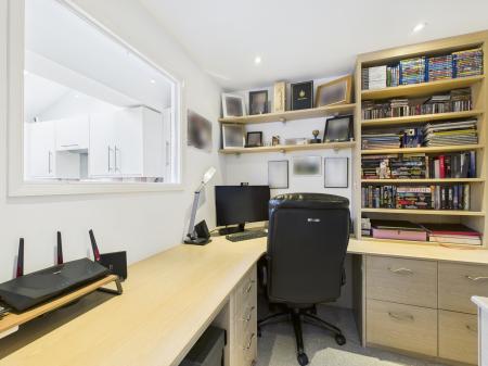 3 bedroom Detached house for sale in Broadhurst Grove, Lychpit, Basingstoke, RG24