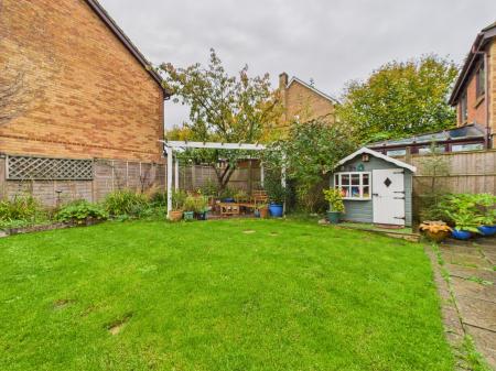 3 bedroom Detached house for sale in Burydown Mead, Basingstoke, RG25