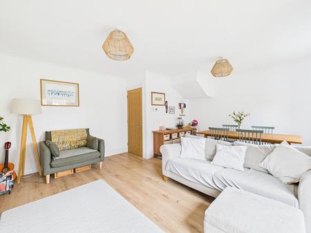 3 bedroom Detached house for sale in Burydown Mead, Basingstoke, RG25