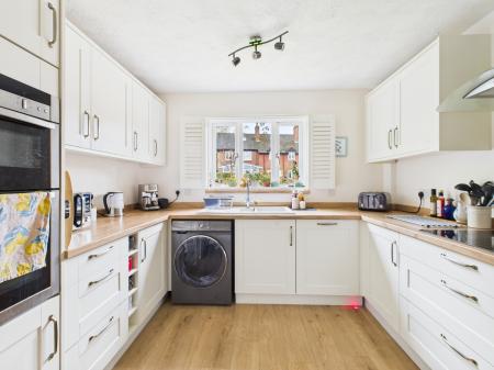 3 bedroom Detached house for sale in Burydown Mead, Basingstoke, RG25