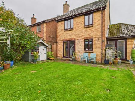 3 bedroom Detached house for sale in Burydown Mead, Basingstoke, RG25