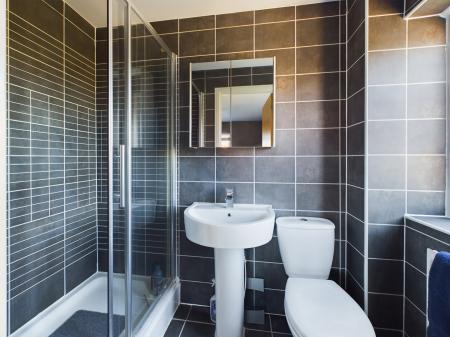 4 bedroom Detached house for sale in Cleeve Road, Basingstoke, RG24