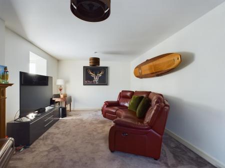 4 bedroom Detached house for sale in Cleeve Road, Basingstoke, RG24