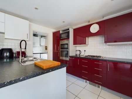 4 bedroom Detached house for sale in Cleeve Road, Basingstoke, RG24