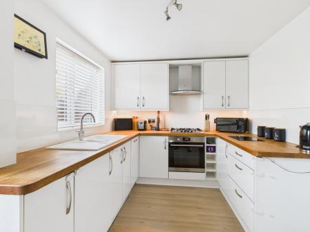 2 bedroom Terraced House for sale in Cropmark Way, Basingstoke, RG22