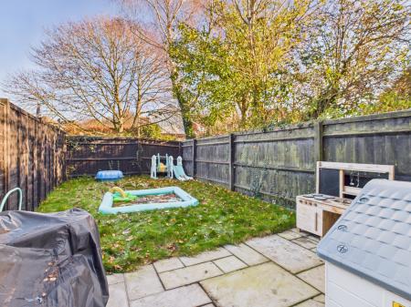 2 bedroom Terraced House for sale in Cropmark Way, Basingstoke, RG22