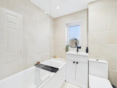 2 bedroom Terraced House for sale in Cropmark Way, Basingstoke, RG22