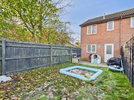 2 bedroom Terraced House for sale in Cropmark Way, Basingstoke, RG22
