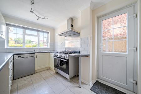4 bedroom Detached house for sale in Cumberland Avenue, Basingstoke, RG22