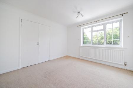 4 bedroom Detached house for sale in Cumberland Avenue, Basingstoke, RG22