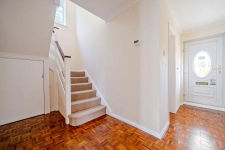 4 bedroom Detached house for sale in Cumberland Avenue, Basingstoke, RG22