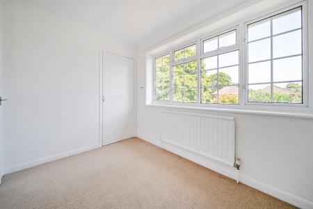 4 bedroom Detached house for sale in Cumberland Avenue, Basingstoke, RG22