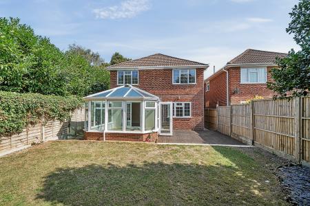 4 bedroom Detached house for sale in Cumberland Avenue, Basingstoke, RG22