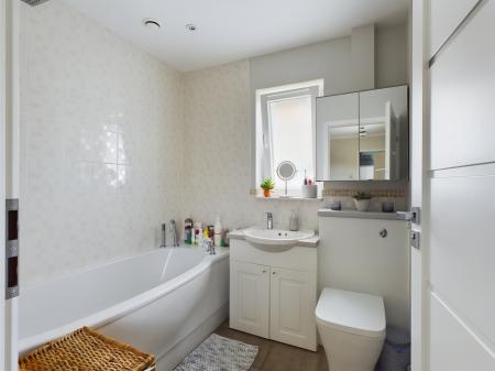 3 bedroom End of terrace house for sale in Damsel Path, Basingstoke, RG21