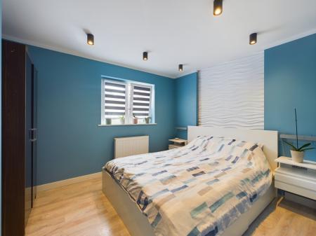 3 bedroom End of terrace house for sale in Damsel Path, Basingstoke, RG21