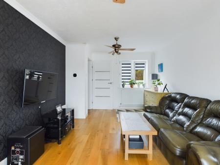 3 bedroom End of terrace house for sale in Damsel Path, Basingstoke, RG21