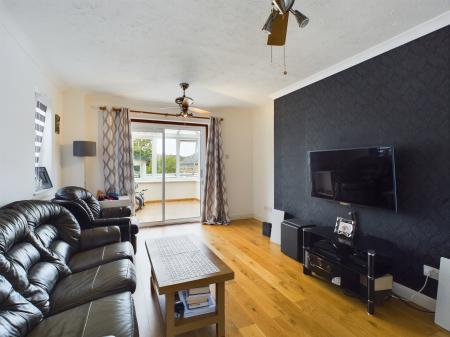 3 bedroom End of terrace house for sale in Damsel Path, Basingstoke, RG21