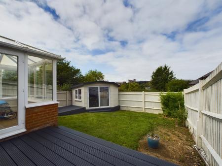 3 bedroom End of terrace house for sale in Damsel Path, Basingstoke, RG21