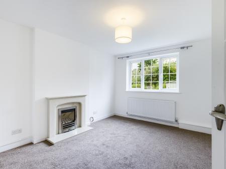 2 bedroom Ground floor maisonette for sale in Devonshire Place, Basingstoke, RG21