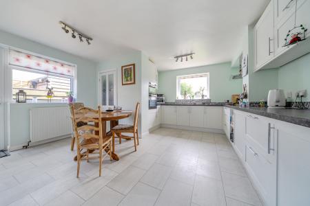 4 bedroom Bungalow for sale in Denham Drive, Basingstoke, RG22