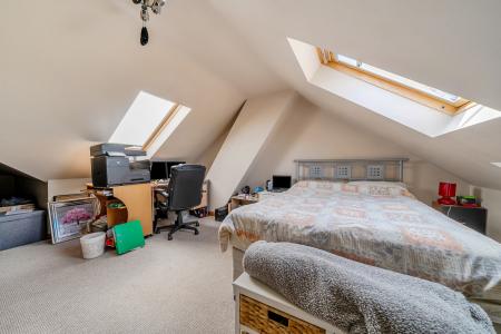 4 bedroom Bungalow for sale in Denham Drive, Basingstoke, RG22