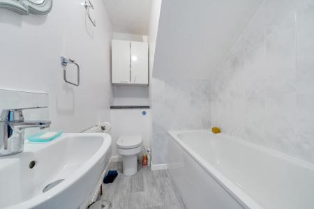 4 bedroom Bungalow for sale in Denham Drive, Basingstoke, RG22