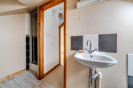 4 bedroom Bungalow for sale in Denham Drive, Basingstoke, RG22