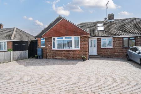 4 bedroom Bungalow for sale in Denham Drive, Basingstoke, RG22