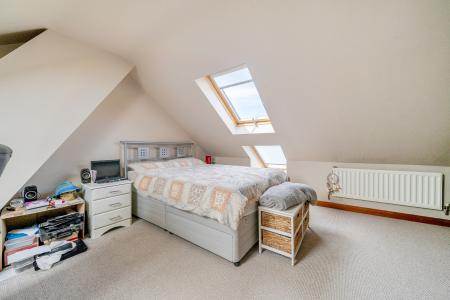 4 bedroom Bungalow for sale in Denham Drive, Basingstoke, RG22