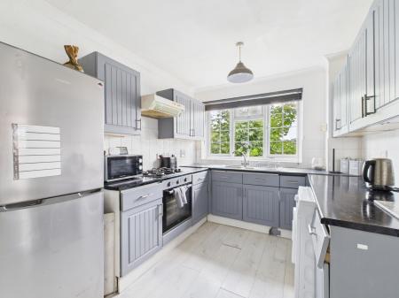 2 bedroom Maisonette for sale in Devonshire Place, Basingstoke, RG21