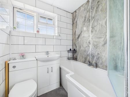 2 bedroom Maisonette for sale in Devonshire Place, Basingstoke, RG21