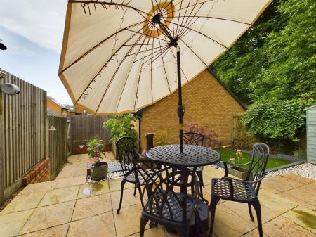 4 bedroom End of terrace house for sale in Divot Way, Basingstoke, RG24
