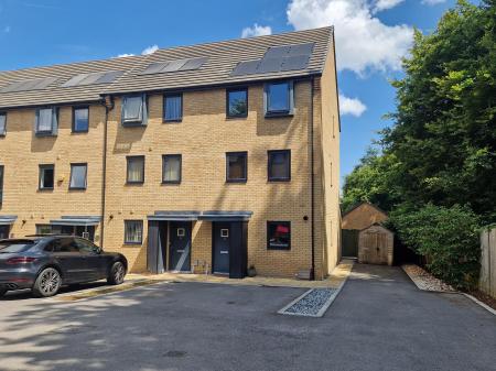 Divot Way, Basingstoke, RG24