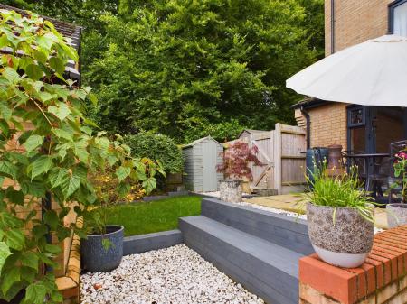 4 bedroom End of terrace house for sale in Divot Way, Basingstoke, RG24