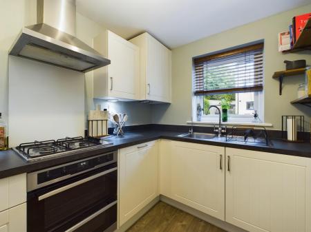 4 bedroom End of terrace house for sale in Divot Way, Basingstoke, RG24