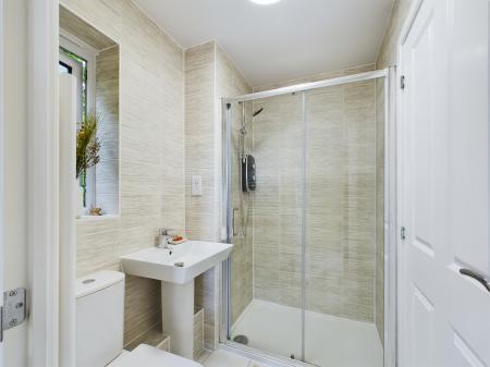 4 bedroom End of terrace house for sale in Divot Way, Basingstoke, RG24