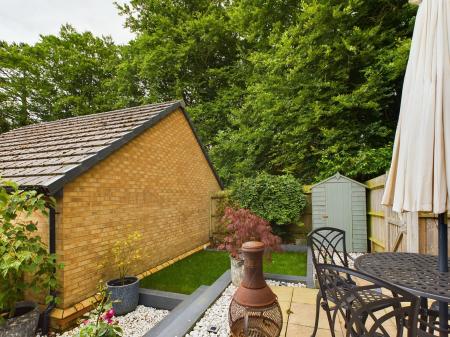 4 bedroom End of terrace house for sale in Divot Way, Basingstoke, RG24