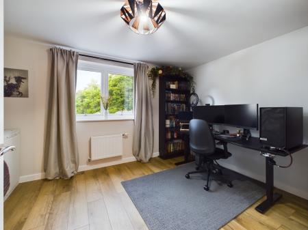 4 bedroom End of terrace house for sale in Divot Way, Basingstoke, RG24