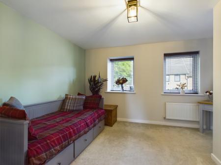 4 bedroom End of terrace house for sale in Divot Way, Basingstoke, RG24