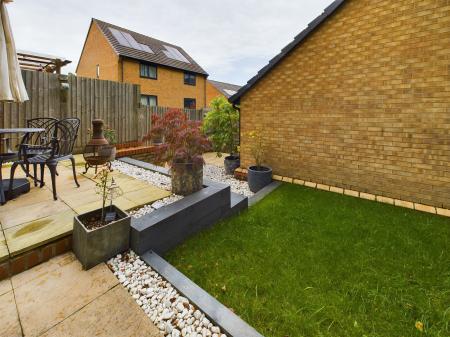 4 bedroom End of terrace house for sale in Divot Way, Basingstoke, RG24