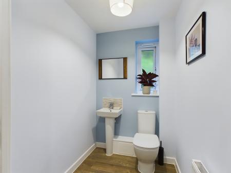 4 bedroom End of terrace house for sale in Divot Way, Basingstoke, RG24