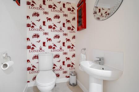 5 bedroom Detached house for sale in Dorset Crescent, Basingstoke, RG22