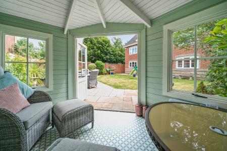 5 bedroom Detached house for sale in Dorset Crescent, Basingstoke, RG22