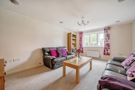 5 bedroom Detached house for sale in Dorset Crescent, Basingstoke, RG22