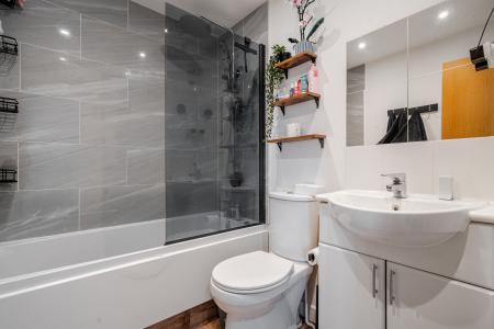 5 bedroom Detached house for sale in Dorset Crescent, Basingstoke, RG22