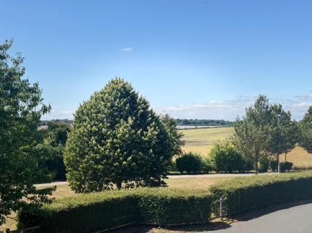 5 bedroom Detached house for sale in Dorset Crescent, Basingstoke, RG22