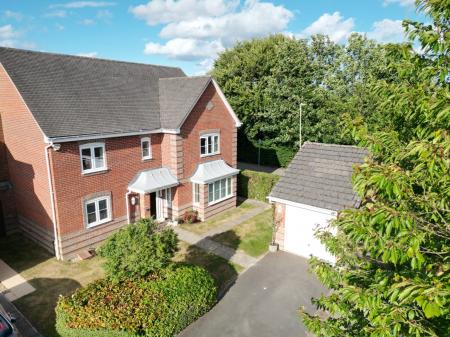 5 bedroom Detached house for sale in Dorset Crescent, Basingstoke, RG22