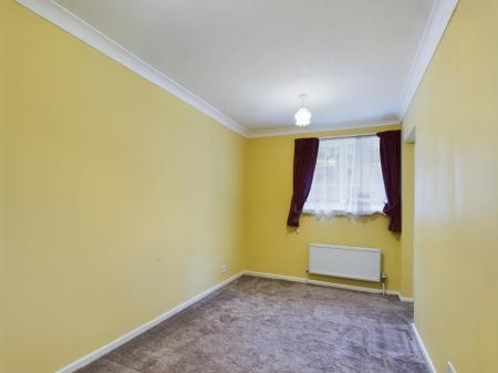 4 bedroom Detached house for sale in Dove Close, Kempshott, Basingstoke, RG22